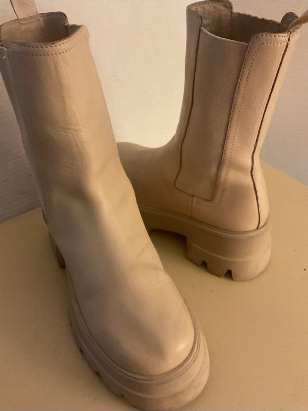Thursday women crème leather platform Chelsea heel boots US 7.5